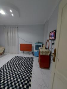 شقة مفروشة ثلاث غرف كبيرة سوبر لوكس اول سكن