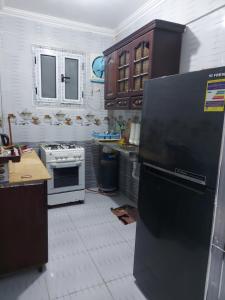 شقة مفروشة ثلاث غرف كبيرة سوبر لوكس اول سكن