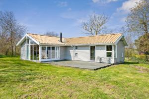 Well-Maintained Holiday Home With Sea View Close To Ebeltoft