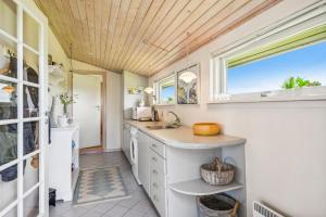 Awesome Home In Ebeltoft With 3 Bedrooms And Internet