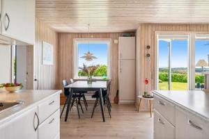 Awesome Home In Ebeltoft With 3 Bedrooms And Internet