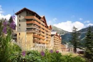 Appartements Appart hotel au centre station, vue panoramique terrasse ensoleillee sud, parking : photos des chambres