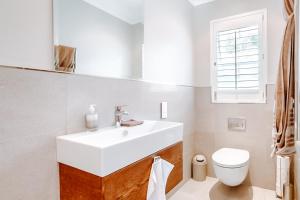 Luxe Family Home with Solar Power in Secure Hout Bay Estate