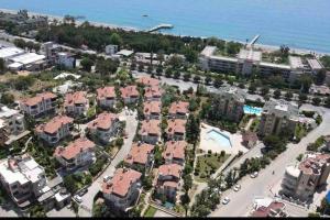 Villa with garden, 500 m to beach, close to city