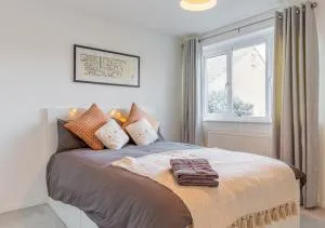 Modern 2 BD w/ Garden in the Heart of Tetbury! - 泰特伯里