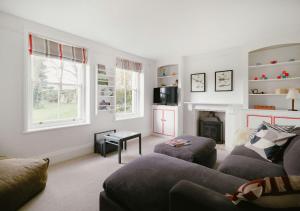 Trinity Farmhouse - Stunning House & Gardens!