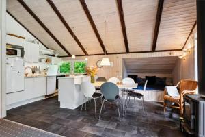 Charming, Well-Maintained Holiday Home On A Secluded Nature Plot At The End Of A Quiet Lane