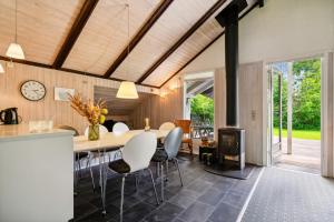 Charming, Well-Maintained Holiday Home On A Secluded Nature Plot At The End Of A Quiet Lane