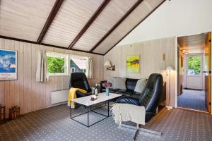 Charming, Well-Maintained Holiday Home On A Secluded Nature Plot At The End Of A Quiet Lane