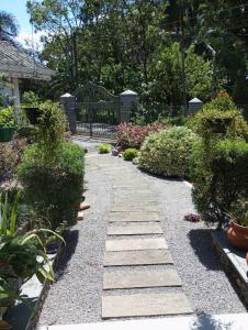 Tiny Art House with Garden