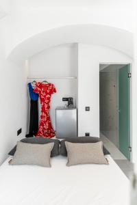 Deluxe Single Room with Pool View room in Naxian Queen Luxury Villas & Suites