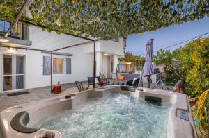 Holiday home Dioniza by Villsy- with private pool and jacuzzi