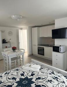 Studio Apartment with One Double Bed