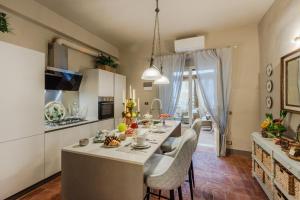 Casa Celeste with Terrace