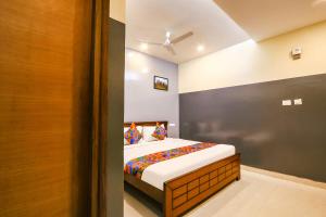 FabHotel Starhood