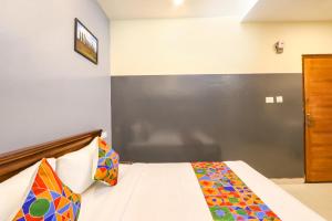 FabHotel Starhood - Nr Lanco Hills, Manikonda