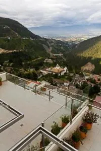 斯图贝尔套房酒店及咖啡馆 - Guápulo