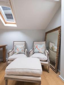 Hosted by wendy Old city charming accommodation