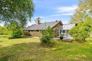 Authentic And Cosy Holiday Home With Enclosed Garden, Covered Terrace And Annex Just A Few Minutes Walk From The Beach And Close To Forest And