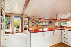 Authentic And Cosy Holiday Home With Enclosed Garden, Covered Terrace And Annex Just A Few Minutes Walk From The Beach And Close To Forest And