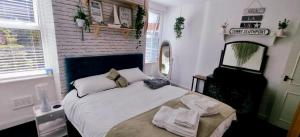 The Hideaway Cottage Feel Patio Central Parking