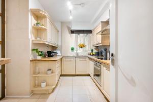 Welcome London Buckingham Palace