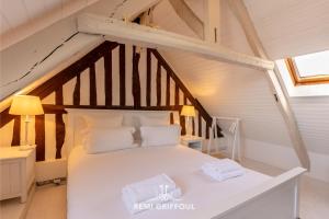 Appartements Dolphin view - studio - Cozy nest with a view of the port : Suite Lit Queen-Size