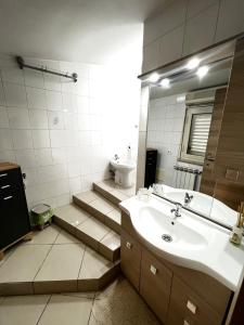 Terra Sole Monica Camera Sole