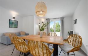 Holiday Home Zrnovnica 06