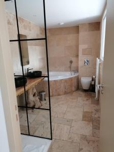 Hotels DOMAINE DE LA NERTHE- HOTEL PROVENCE MEDITERRANEE : photos des chambres