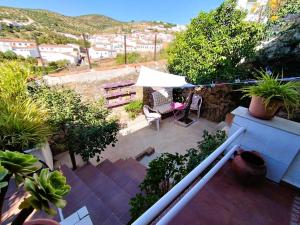 La Casa del Barranco que mira al Pico