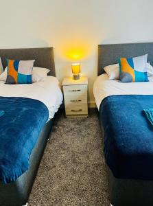 2 Bed Flat - Sleeps 8 - Pets - Garden - Parking