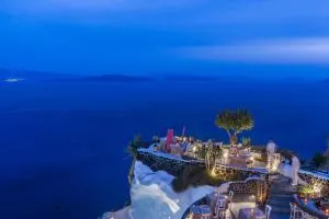 安卓尼斯豪华套房酒店 - 伊亚