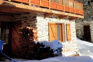 Appartement dans chalet proche de la station de ski La Rosière San Bernardo