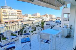 Appartements Chez Ginou Vue imprenable sur le canal et la mer : photos des chambres