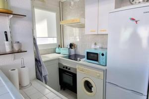 Appartements Chez Ginou Vue imprenable sur le canal et la mer : photos des chambres