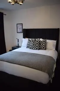 The Little Luxury Getaway! - Moortown