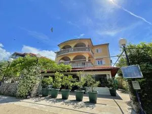 Apartments Neptun - Šilo