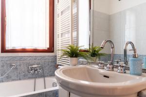 Youhosty - Cechov 21