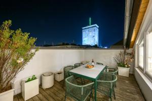 Vienna Rooftop Haven 120m, 3BR, Terrace, City Views!