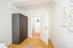 Vienna Rooftop Haven 120m, 3BR, Terrace, City Views!