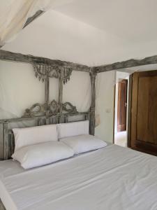 Bahari Mbili, comfortable apartments within walking distance to the beach