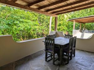 Bahari Mbili, comfortable apartments within walking distance to the beach