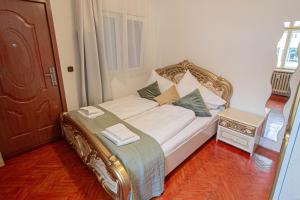 The Grand Royal 3BDR Heart of Old Town