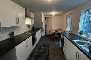 4bed House - Contractors Welcome - Free Parking - 3-star hotels in Grimsby