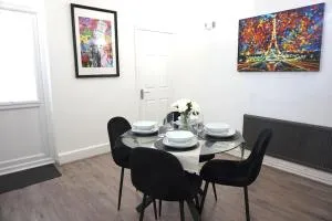 Cosy Home in Sutton Coldfield Sleeps 5 - 萨顿科尔菲尔德