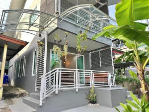 Areeya Khao Khad Aoyon Beach - 3hvězdičkové hotely ve městě Ban Ao Makham