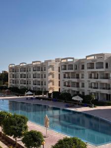 قرية بالميرا للعائلات فقط