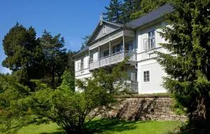 Pod lipami - 拉兹涅卢哈乔维采