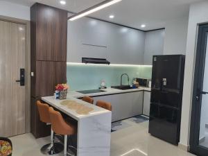 T- Plus Apartment - Căn hộ 2 PN view hồ bơi